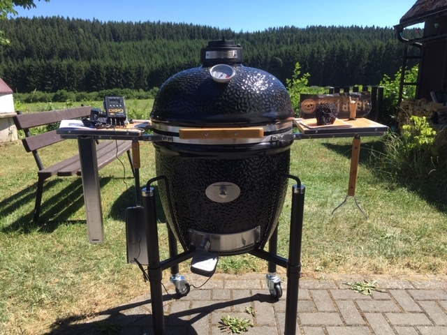 Monolith Classic Pro-Serie 1.0 Black mit BBQ Guru DigiQ DX3