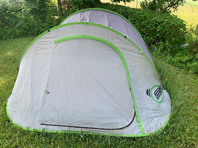 Quechua Zelte - Campingzelte, Outdoorzelte und Popup Wurfzelte