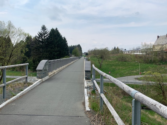 Ozünderweg Naila - Fahrrad- und Fußweg alte Bahnbrücke