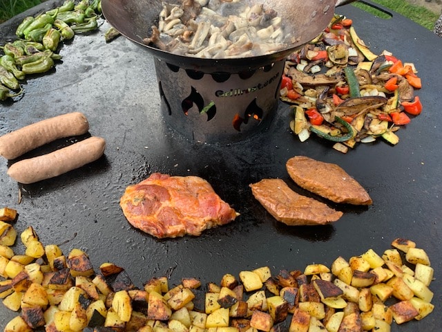 Veganes Grillen auf der Feuerplatte