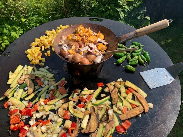 Veganes Grillen auf der Feuerplatte