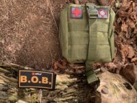 Gefüllte Tactical IFAK: erste Hilfe für Outdoor-Abenteuer