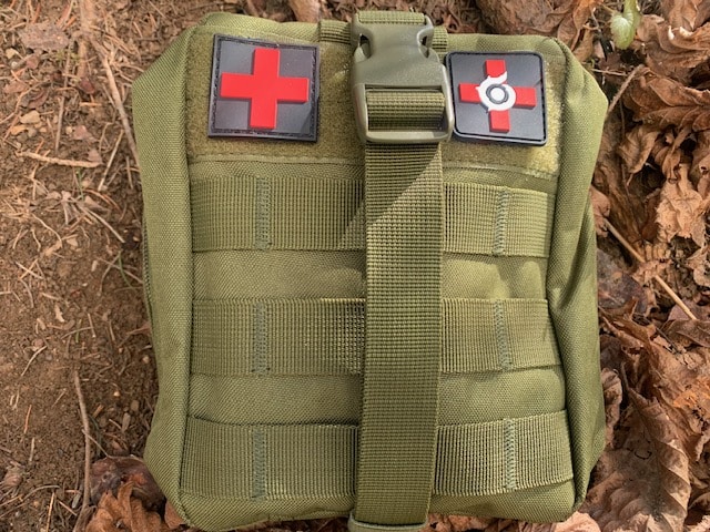 Gefüllte Tactical IFAK: erste Hilfe für Outdoor-Abenteuer