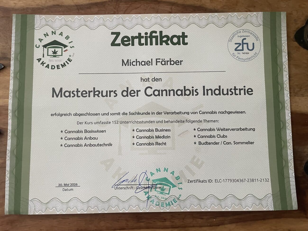 Erfolgreich abgeschlossene Weiterbildung zum Master of Cannabis Industry